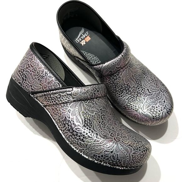 Dansko XP 2.0 Lacy Leather Embossed Floral Women's Clogs Size 40 - Picture 1 of 6